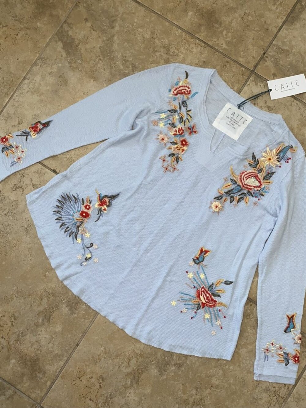 NWT Caite Greer Top Embroidered Floral Split Neck Knit Oxford Blue S Small Kyla - Picture 6 of 16